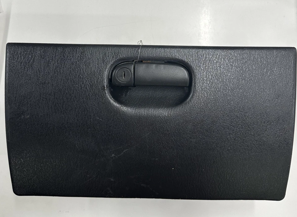 2006 Jeep Commander Glove Box, Black, Pre-Owned, 2006-2007 Foto 1 de 4