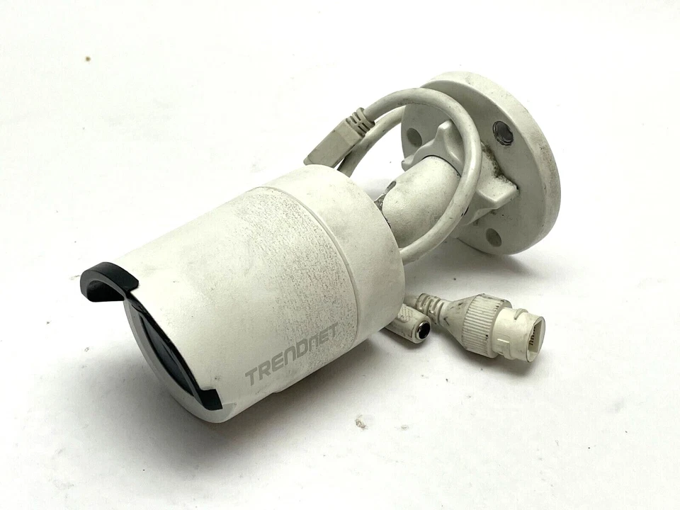 Trendnet TV-IP310PI Indoor/Outdoor 3MP Full HD PoE Day/Night Network Camera - Image 1 of 4