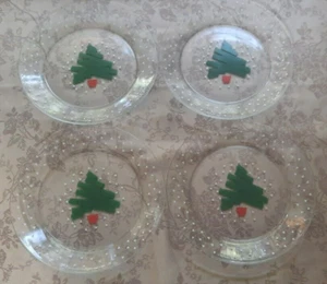 4 Dayton Hudson Arcoroc Christmas Tree Confetti Glass Plates 8" Luncheon/Salad - Picture 1 of 5