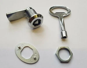 Juego de cerradura de llave de cuarto de vuelta de 30 mm con tuerca de placa de fijación y llave de llave triángulo - Imagen 1 de 2