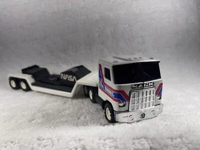 Camión y plataforma Buddy L NASA transbordador espacial Challenger Mack de colección - Hecho en Japón Foto 1 de 4