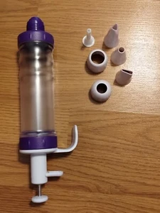 Wilton Decorating Gun With Tips - Picture 1 of 2