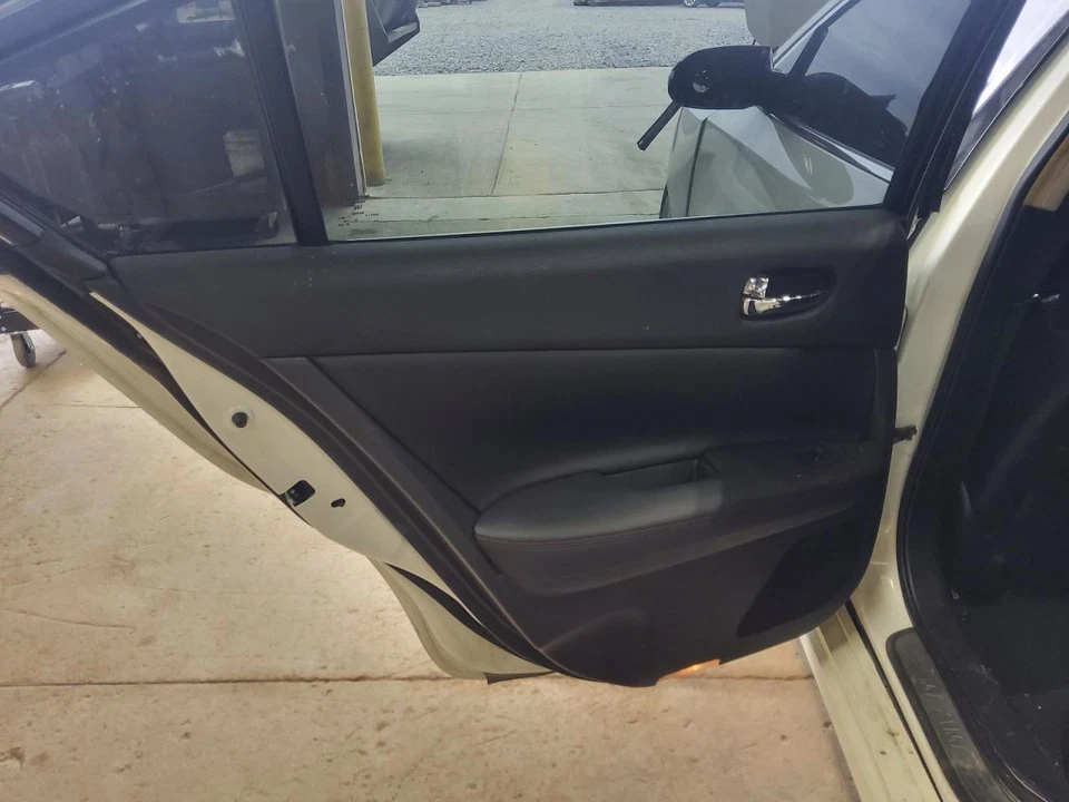 MAXIMA    2014 Door Trim Panel Rear 549491 - Imagem 1 de 1