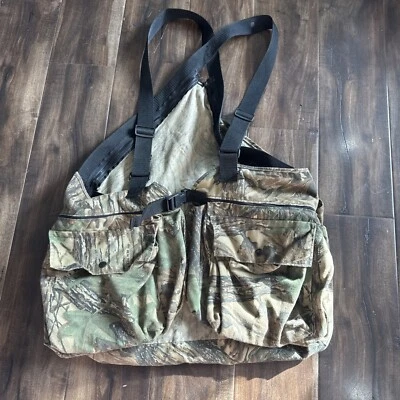 Realtree Camo hunting vest with suspenders, camouflage large pockets good cond - Image 1 of 4