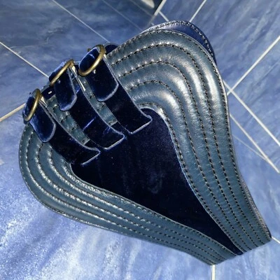 Nuevo Cinturón Donna Karan New York DKNY Cuero Genuino Terciopelo Tono Joya Azul XXS 23 Foto 1 de 4