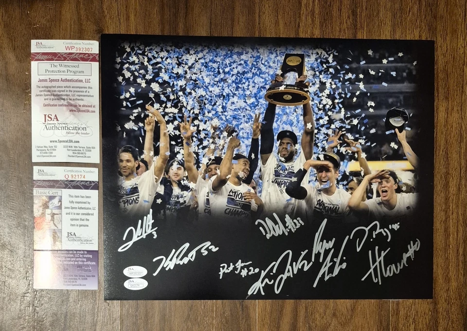2015-2016 VILLANOVA WILDCATS team (7) signed autographed 11x14 Photo NATL CHAMPS - Image 1 of 1