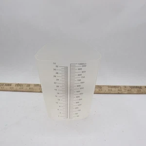 Dreieckige Messbecher graduiert 2-32 Oz. oder 50-1000CC 5-3/4" hoch - Bild 1 von 4