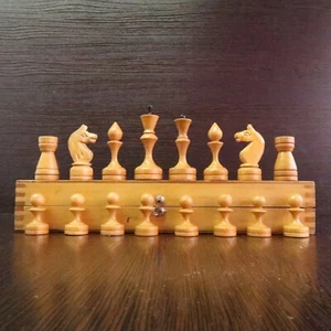 1969 juego de ajedrez soviético antiguo juego de ajedrez de madera con tablero 11,81 pulgadas Rusia - Imagen 1 de 12
