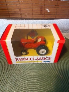 Ertl Allis Chalmers Two-Twenty 1/43 Diecast Farm Tractor Replica Collectible - Picture 1 of 2