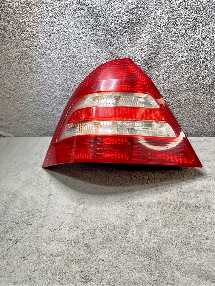 2005-2007 Mercedes-Benz C 230 W203 C-Class Left Driver Side Tail Light R5748 - Image 1 of 4