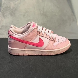 Nike Dunk Low Schuhe Jugend Größe 4Y Pink Triple Pink GS Barbie DH9765-600 - Bild 1 von 10