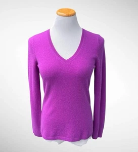 Suéter Ann Taylor Factory 100 % cachemir púrpura cuello en V, talla S - Imagen 1 de 8