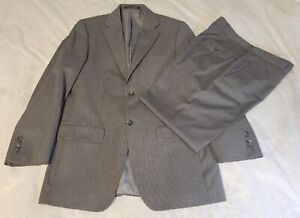 38R Jones New York 2-Piece Suit - Men 38R Grey Pin Stripe 100% Wool 32x30 33x30