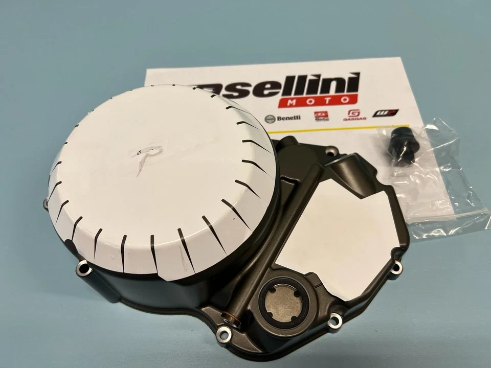 69923361A - DUCATI Coperchio Frizione Monster 400/600/750 / Supersport 750 SS - Immagine 1 di 3