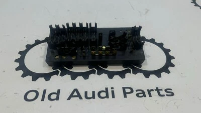 Supporto relè centrale elettrico 443941822B Audi 100 200 C3 80 90 Coupè B2 B3 B4 - Immagine 1 di 4