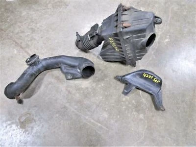 2004 FORD ESCAPE 3.0L 6 CYLINDER ENGINE AT AIR CLEANER BOX ASSEMBLY 01 02 03 04 - Image 1 of 4