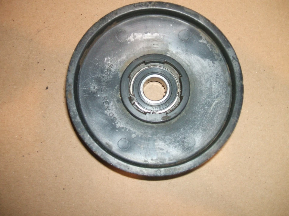 1987 Polaris Sprint ES 轨道托架车轮,P/N 1543017 — 第 1/4 张图片