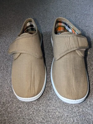 Chums Widefit Canvas Touch And Close Shoes New Size 10 Comfy  Excellent Cond - Image 1 of 4