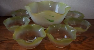Vintage klassische 50er Jahre handbemalte MCM GELB GRÜN Glas Salatschüssel mit 6 BEERENSCHALEN - Bild 1 von 3