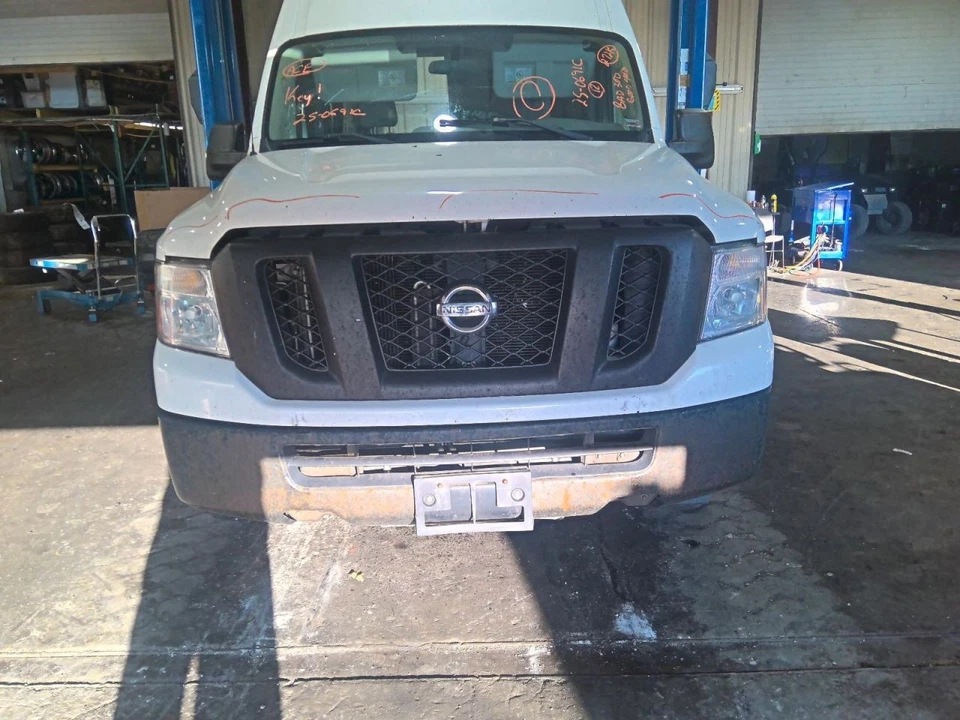 Console Front Floor S No Power Outlets Fits 12-14 NV 2500 1068465 Foto 1 de 4