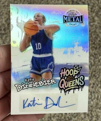 Katie Dinnebier 签名 10/10 Hoop Queens QA-KD1 2025 Leaf 金属女式运动  — 第 1/2 张图片