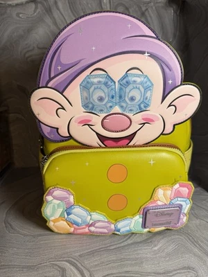 Mini mochila Loungefly Blancanieves ~ Diamond Dopey exclusiva de Amazon ojos con joyas Foto 1 de 4