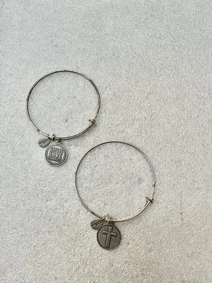 2 pulseras brazaletes ajustables BELLA Ryann tono plata  Foto 1 de 4