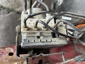2016-2019 Ford Explorer Anti-Lock Brake Part Assembly - Picture 1 of 12