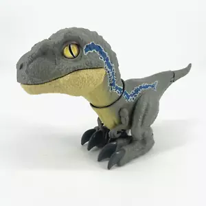 Jurassic World Dominion Uncaged Rowdy Roars Velociraptor Beta - Picture 1 of 13