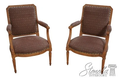 61250EC: Par de sillones tapizados estilo Luis XVI franceses Foto 1 de 4