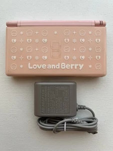 Nintendo DS Lite - Love And Berry - Edizione Limitata - BUONE CONDIZIONI - Foto 1 di 1