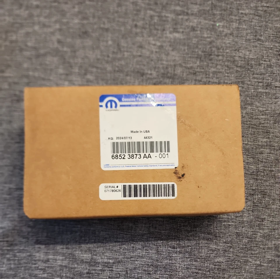 Bloque de extensión de gato Jeep Wrangler 2021-2024 - Mopar (68523873AA) Foto 1 de 1