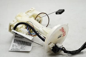 2019-2023 TOYOTA RAV4 2.5L ENGINE FUEL GAS TANK PUMP UNIT 77020-0R050 OEM - Picture 1 of 6