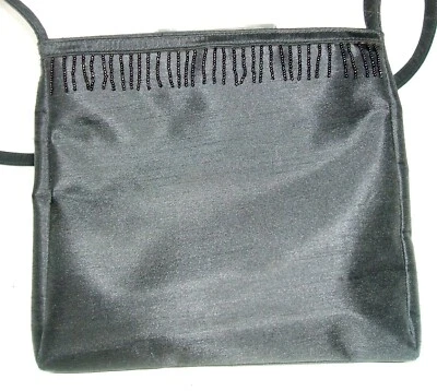 Bolso de mano Esprit negro aspecto lino correa para el hombro pequeño con cuentas flecos borde superior Foto 1 de 4