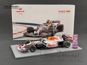 Red Bull F1 RB16B #33 Max Verstappen Turkish 2021 World Champion Spark 1:18 + P2 - Picture 1 of 10