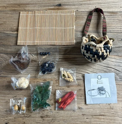 Juego de comida American Girl Kaya retirado nuevo en caja sellado caja completa Girls of Yesterday Foto 1 de 4