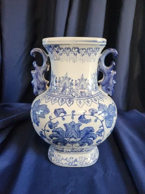 Jarrón de cerámica floral azul cobalto tradicional chino vintage con asas ornamentadas Foto 1 de 4