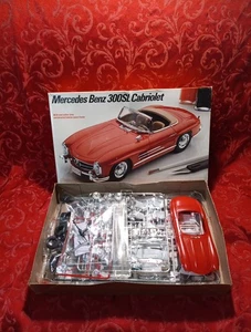 M9C Piezas Completas Precintadas Italeri Mercedes Benz 300SL Cabrio Modelo Kit 1/24 229 - Imagen 1 de 5