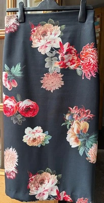 Zara woman black/floral midi pencil skirt size 10 - Image 1 of 4