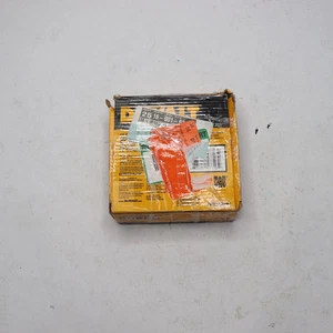 (Aprox. 2500-Pk) Grapas intercaladas Dewalt acero calibre 18 1" pierna x 7/32" - Imagen 1 de 7