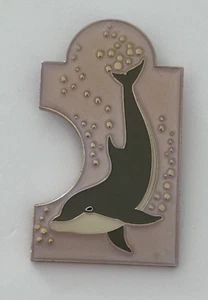 Vintage Seaworld Sea World Delfin Blasen Puzzleteil Pinback - Bild 1 von 3