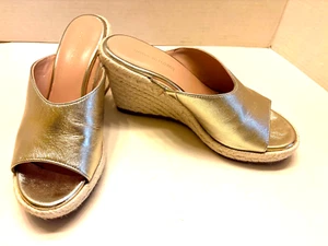 Stuart Weitzman Ladies Slide Espadrille Wedge Gold Uppers Size 6.5" - Picture 1 of 6