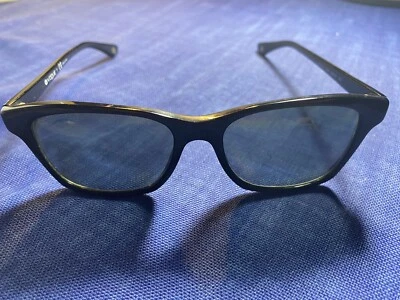 Óculos de sol feminino Vogue VO2714 W44 52/16 armação de acetato preto quadrado UVA Loved😎 - Imagem 1 de 4