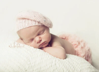 HANDMADE BY FUNKY KNITS Handgestrickte Baby Mädchen Mütze Baskenmütze Requisite Pailletten Glitzer lässig rosa Neugeborene - 12 m