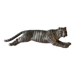 Vintage Estate Find JJ Jonette Jewelry Pewter Engraved Leaping Tiger Brooch Pin - Picture 1 of 10