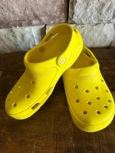 Yellow Crocs Classic Adult Clogs Men's Size 6 Women's Size 8 - Picture 1 of 10
