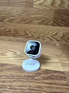 Blink Mini G8V1 Plug In Smart HD Security Camera Indoor Replacement Add On - Picture 1 of 6