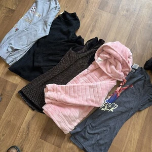 CLOTHES BUNDLE Size Small Tops Xmas Jumper T-shirt Oasis Slumber - Picture 1 of 3