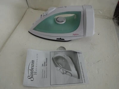 Hierro retráctil clásico Sunbean Hospitality Greensense 1400W 120v (Caja de 4) Foto 1 de 4