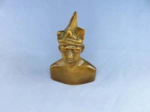 Vintage Indonesian Carved Wooden Bust of Young Man - Foto 1 di 11